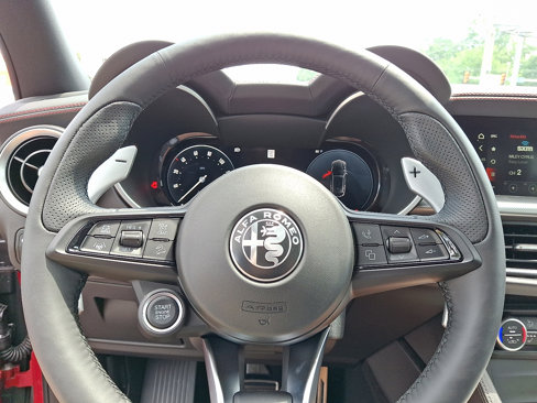 New 2025 Alfa Romeo Stelvio Tributo Italiano w/ Driving Assist Package image 16