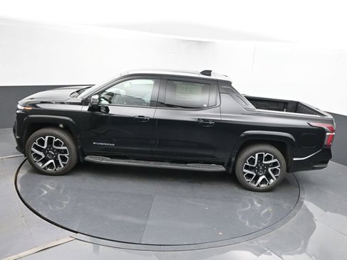 New 2025 Chevrolet Silverado EV RST image 37