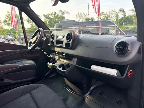 Used 2019 Mercedes-Benz Sprinter 170 Cargo image 15