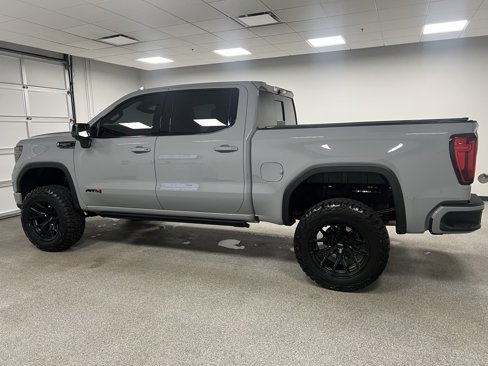 Used 2024 GMC Sierra 1500 AT4 w/ Technology Package image 8