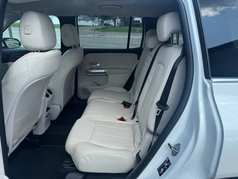 Used 2022 Mercedes-Benz GLB 250 4MATIC image 23