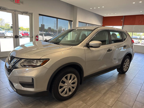 Used 2018 Nissan Rogue S image 9