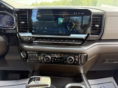 Used 2024 Chevrolet Silverado 1500 LTZ w/ LTZ Premium Package image 33
