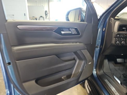 New 2026 Chevrolet Suburban Premier image 17