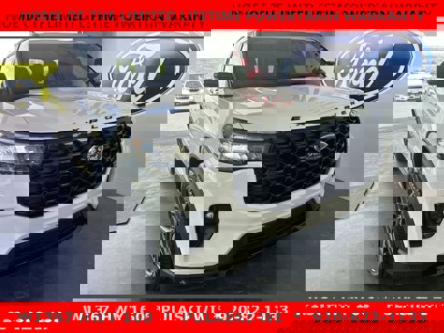 Used 2025 Ford Explorer ST image 3