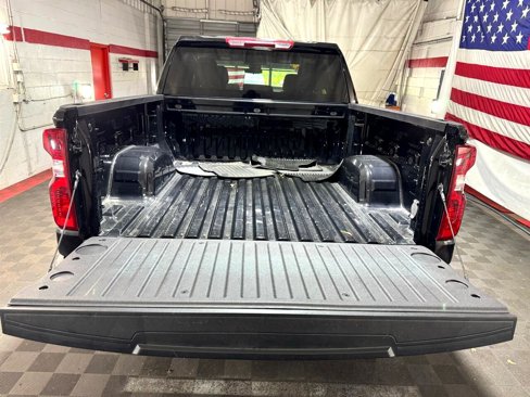 Used 2024 Chevrolet Silverado 1500 LT image 14