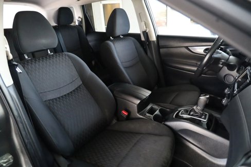 Used 2018 Nissan Rogue SV w/ Premium Package image 14