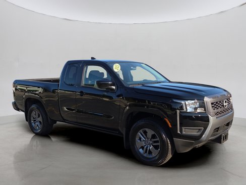 Used 2025 Nissan Frontier SV image 10