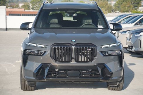 New 2026 BMW X7 M60i image 2