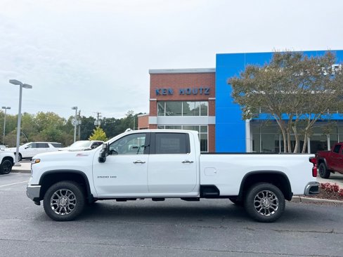 New 2026 Chevrolet Silverado 3500 LTZ w/ LTZ Premium Package image 2