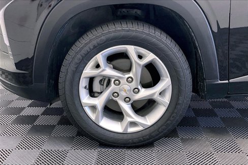 Used 2024 Chevrolet Trax LS w/ LS Convenience Package image 8