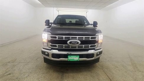 New 2025 Ford F250 XLT w/ FX4 Off-Road Package image 3