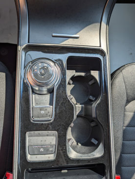 Used 2020 Ford Edge SE image 19