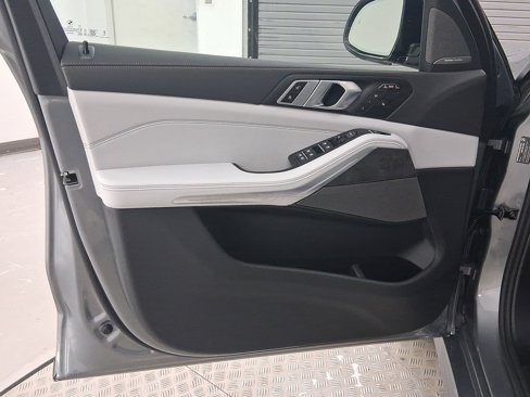 New 2026 BMW X7 xDrive40i w/ M Sport Package image 12