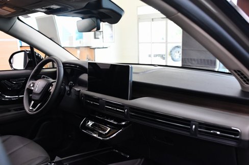 New 2025 Lincoln Corsair Reserve w/ Jet Appearance Package image 12
