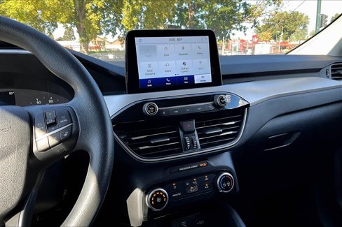 Used 2022 Ford Escape SE w/ SE Sport Appearance Package image 6