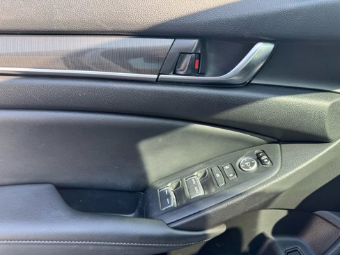 Used 2020 Honda Accord Sport image 26