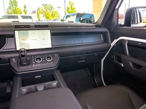 New 2025 Land Rover Defender 110 X-Dynamic SE image 38