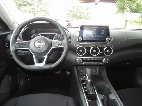 Certified 2025 Nissan Sentra SV image 17