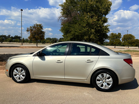 Used 2014 Chevrolet Cruze LS image 3