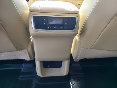 Used 2015 Toyota Highlander Limited image 36