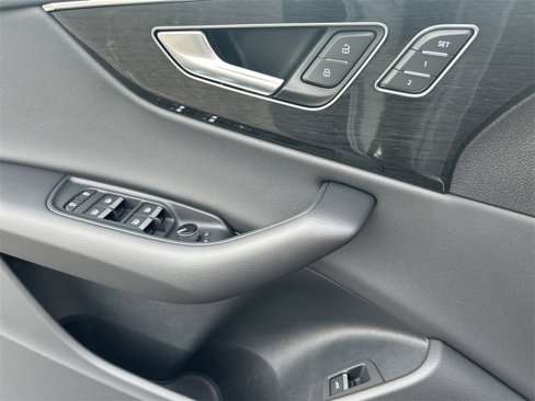 New 2025 Audi Q8 Premium image 22