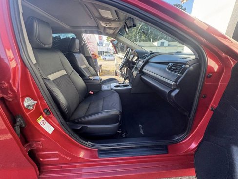 Used 2012 Toyota Camry image 8