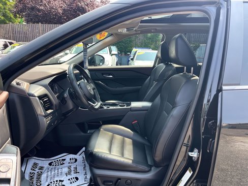 Used 2022 Nissan Rogue SV w/ SV Premium Package image 9