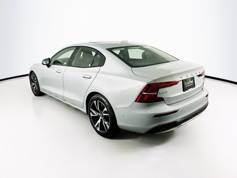 Used 2025 Volvo S60 B5 Plus image 5