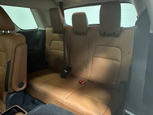 Used 2024 Nissan Pathfinder Platinum image 15