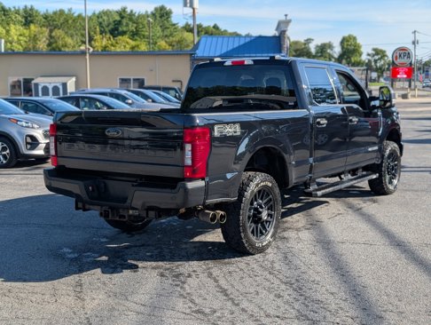 Used 2022 Ford F350 XLT w/ Black Appearance Package image 9