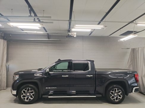 Certified 2022 GMC Sierra 1500 SLT w/ SLT Convenience Package image 15