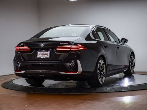New 2026 BMW i5 eDrive40 w/ Premium Package image 7