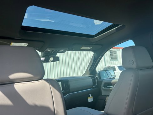 New 2026 GMC Sierra 1500 SLT image 19