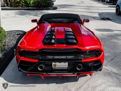 Used 2021 Lamborghini Huracan EVO image 7