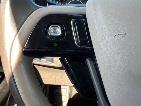 Used 2021 Lincoln Corsair AWD image 16
