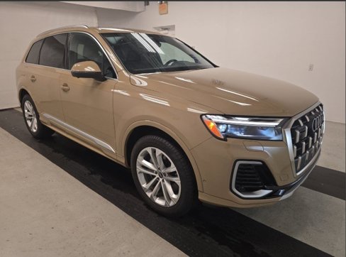 Used 2025 Audi Q7 3.0T Premium Plus image 3
