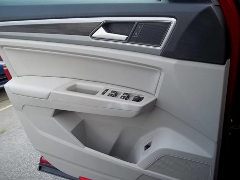 Used 2018 Volkswagen Atlas SE image 13