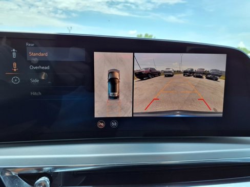 Used 2025 Cadillac Lyriq Sport image 18