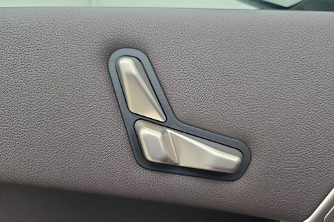 Used 2025 BMW iX xDrive50 image 13