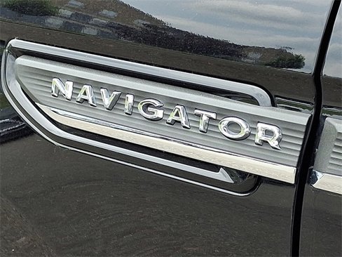 Certified 2024 Lincoln Navigator Premiere image 25