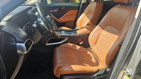 Used 2018 Jaguar F-PACE Portfolio image 26