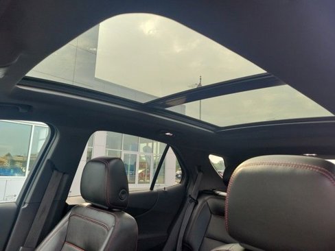 Used 2022 Chevrolet Equinox RS w/ RS Leather Package image 27