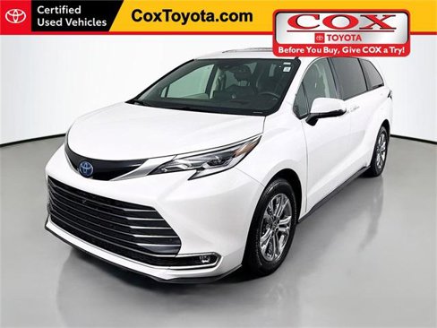 Certified 2023 Toyota Sienna Platinum image 1