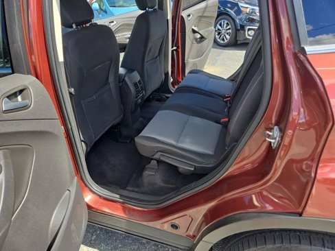 Used 2018 Ford Escape SE image 12
