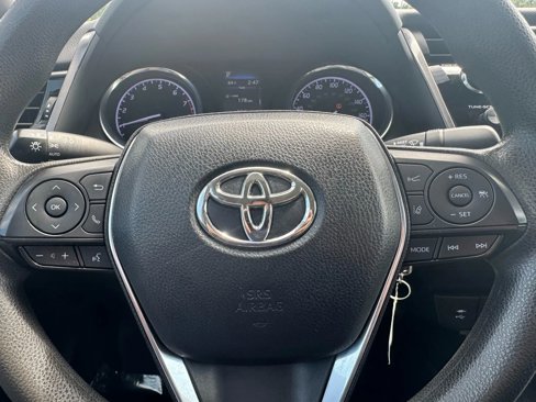 Used 2019 Toyota Camry LE image 18