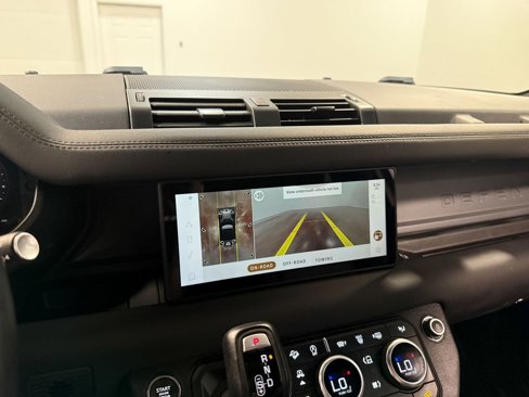 Used 2024 Land Rover Defender 90 X-Dynamic SE image 76