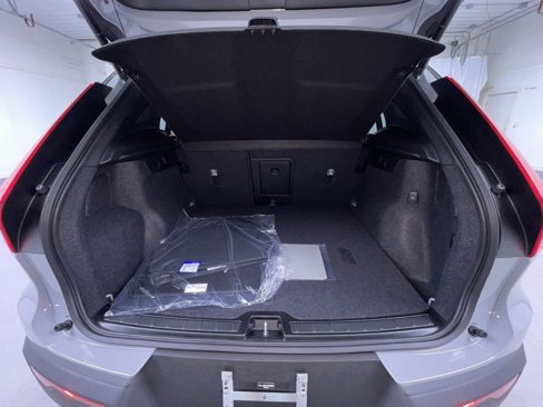 New 2026 Volvo XC40 B5 Ultra w/ Climate Package image 10