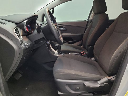 Used 2020 Chevrolet Trax LS w/ Tint and Cruise Package image 17