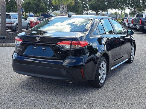 Used 2024 Toyota Corolla LE image 3